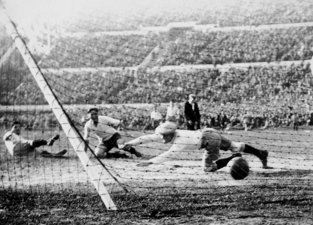 1930-uruguay-argentina-juan-botasso-pedro-cea.jpg